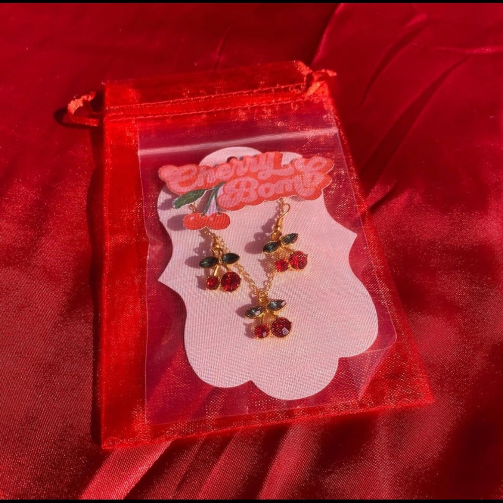 🍒Cherry bundle 🍒 - Picture 2 of 2